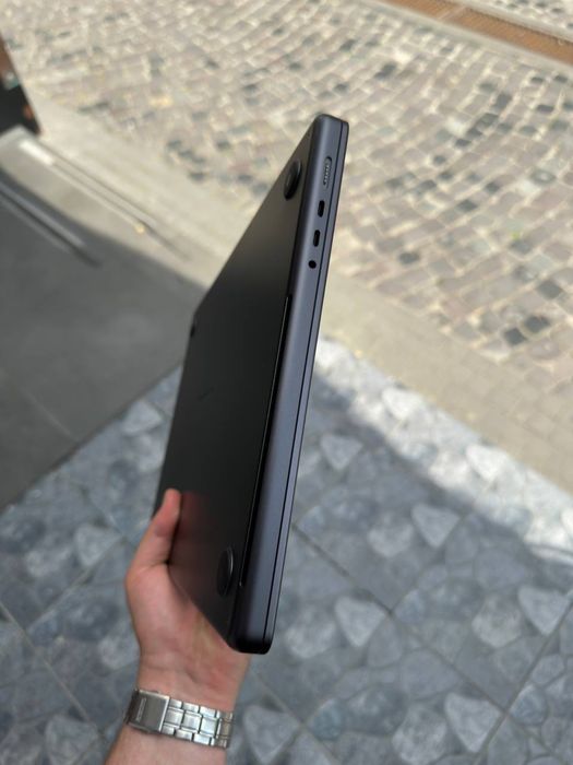Apple MacBook Pro 16" M3 Pro 36ram 512ssd Space Black MRW23 акум 100% ідеал , офф гарантія на розбиття