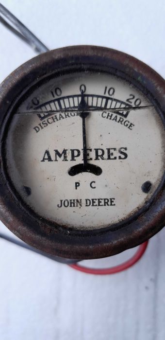 John Deere amperomierz