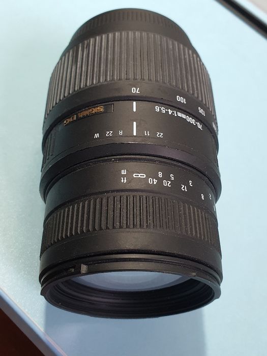 Sigma 70300mm f/45.6 DG Sony A100 Sigma 70300mm f/45.6 DG Mac