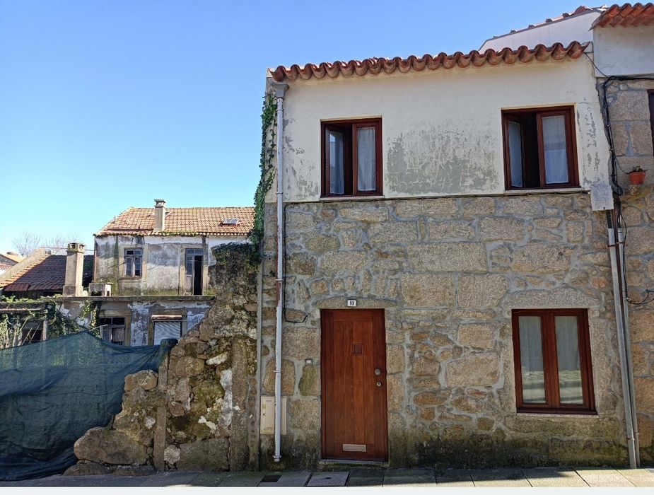 Casa (Imóvel) T2 vista para o Rio Ave na Rua do Socorro Vila do Conde.