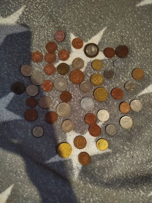 ТЕРМІНОВО продам монети