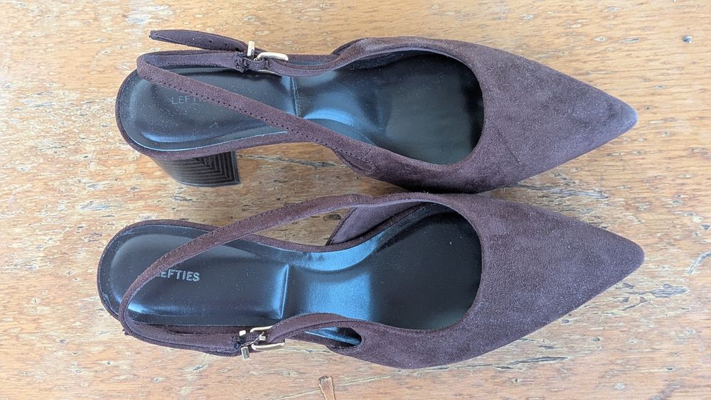 Sapatos castanhos