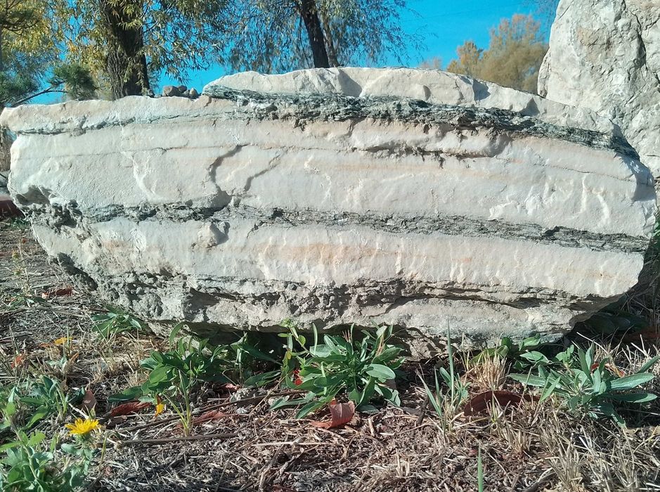 Валуны для ландшафта.