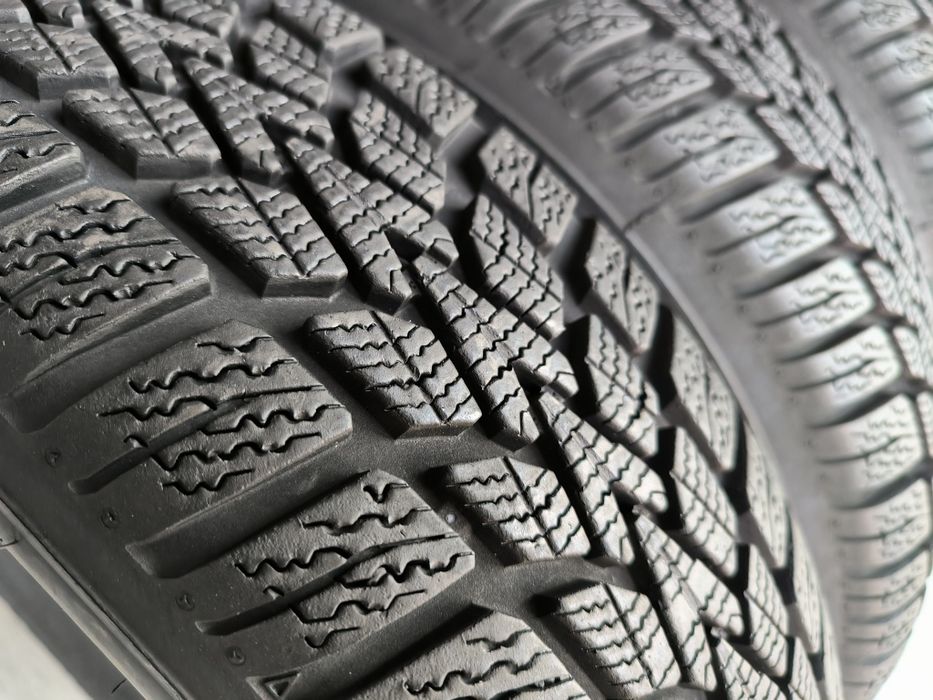 Opony zimowe Dunlop 165/70R14. 7.5 mm