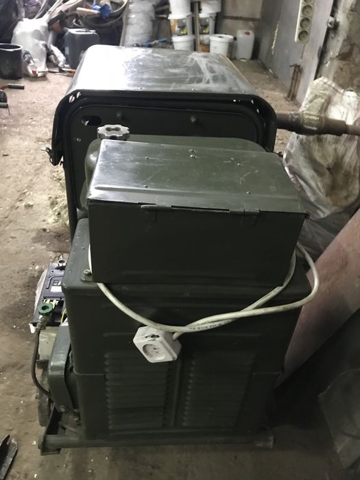 Продам военную электростанцию на 4 кВт 220v