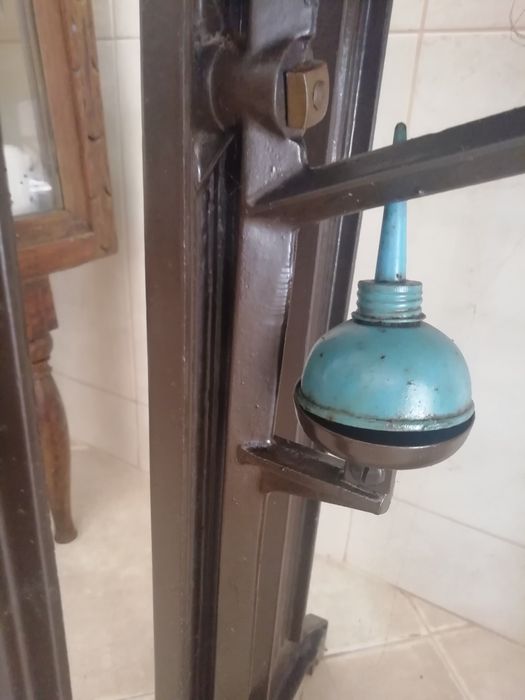 Máquina de costura antiga.