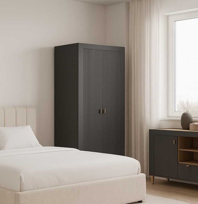 Szafa Mila nowoczesna. ryflowane fronty, złote nogi