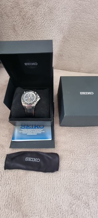 seiko sportura men's black watch - spc055