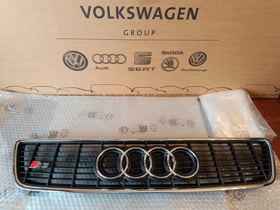 Grelha Audi S3 8L para-choques NOVA e ORIGINAL