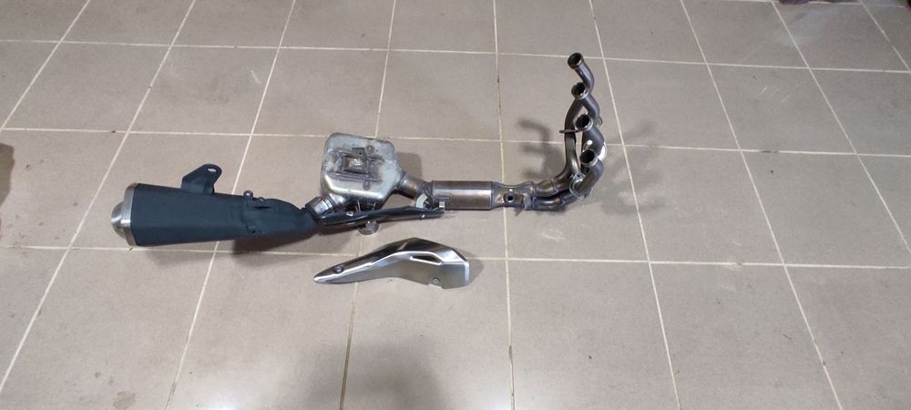 Escape completo Kawasaki Z900 A2 2024