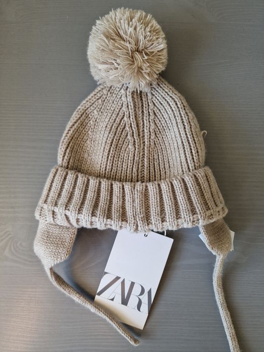 Czapka Zara beżowa z pomponem 1/3 50 cm