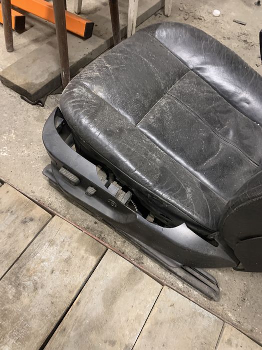 Салон Комфорт BMW e38 европа, ломающиеся спинки,подогрев,память,карты