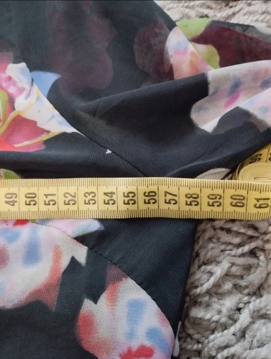 Niepowtarzalna szyfonowa bluzeczka w kwiaty