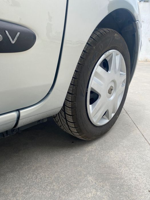 RENAULT CLIO II 1.2 – 2001 | Excelente Estado
