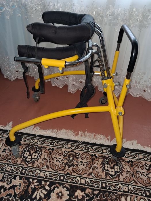 Продам ходунці для дітей з ДЦП.