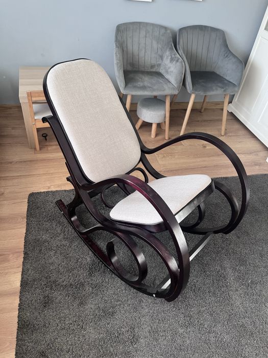 Fotel bujany drewniany nowy