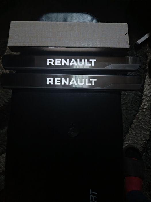 Listwy progowe Renault podświetlane