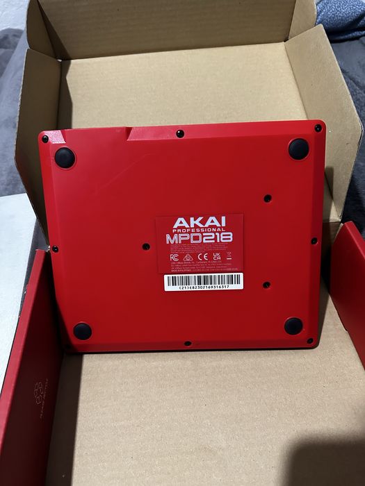 AKAI MPD218 – Controlador MIDI
