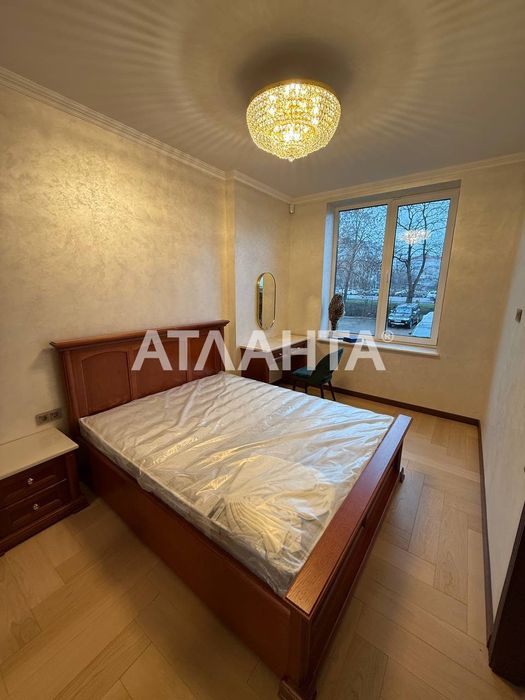 Продаж ексклюзивної квартири на Б. Хмельницького