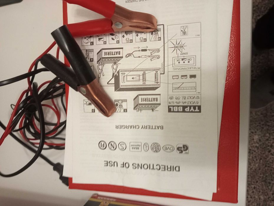 RESERVADO.Carregador de bateria automovel