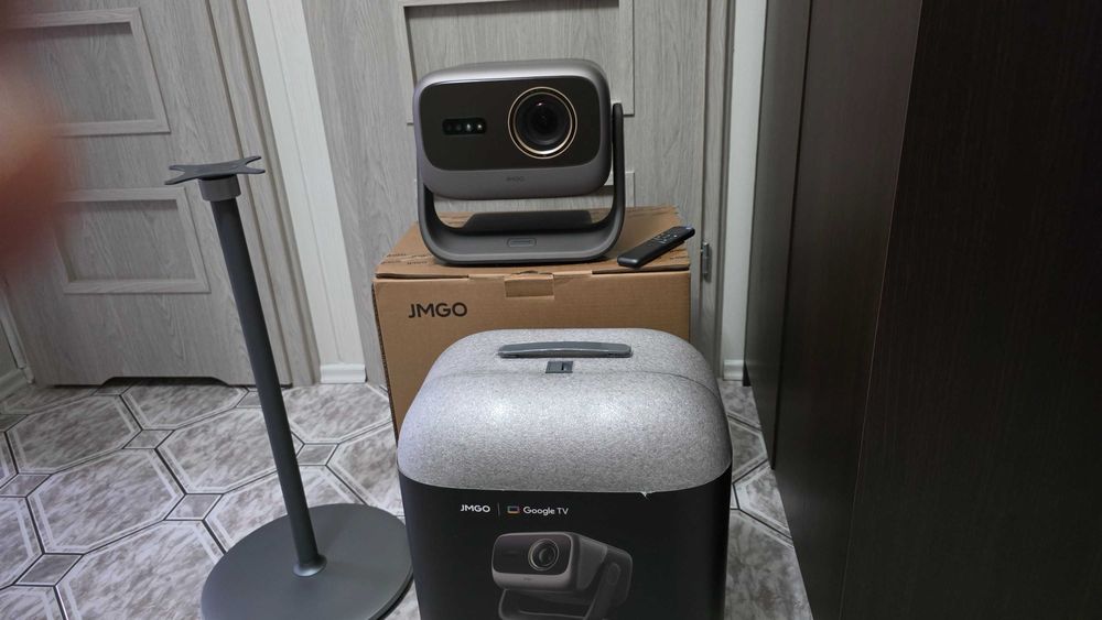 Projektor Jmgo N3 Ultimate 4K 5800 Ansi  Google TV + Stojak Jmgo