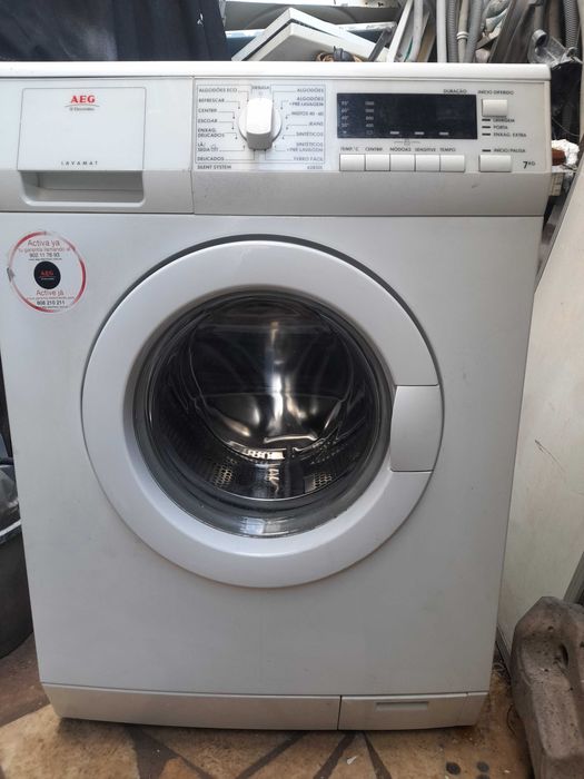 maquina de roupa AEG 7 quilos 1200 smi nova