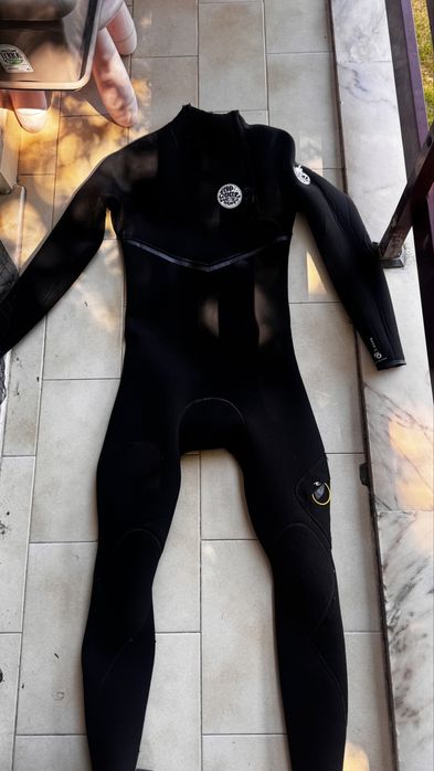 Fato Surf RipCurl E-BOMB