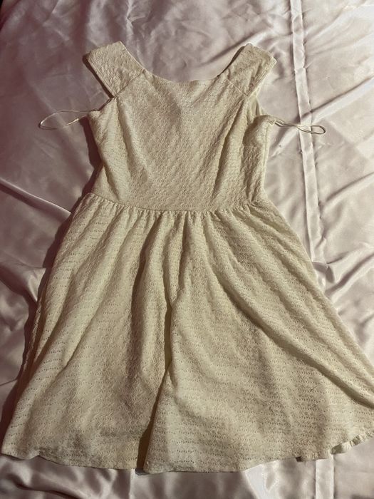 Biała fajna sukienka L