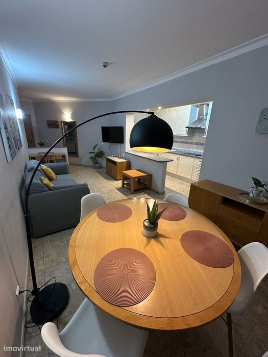 Apartamento T1 com lugar de parqueamento e piscina