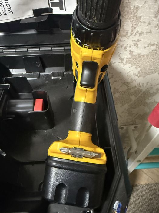 Dewalt DC727 шуроповерт