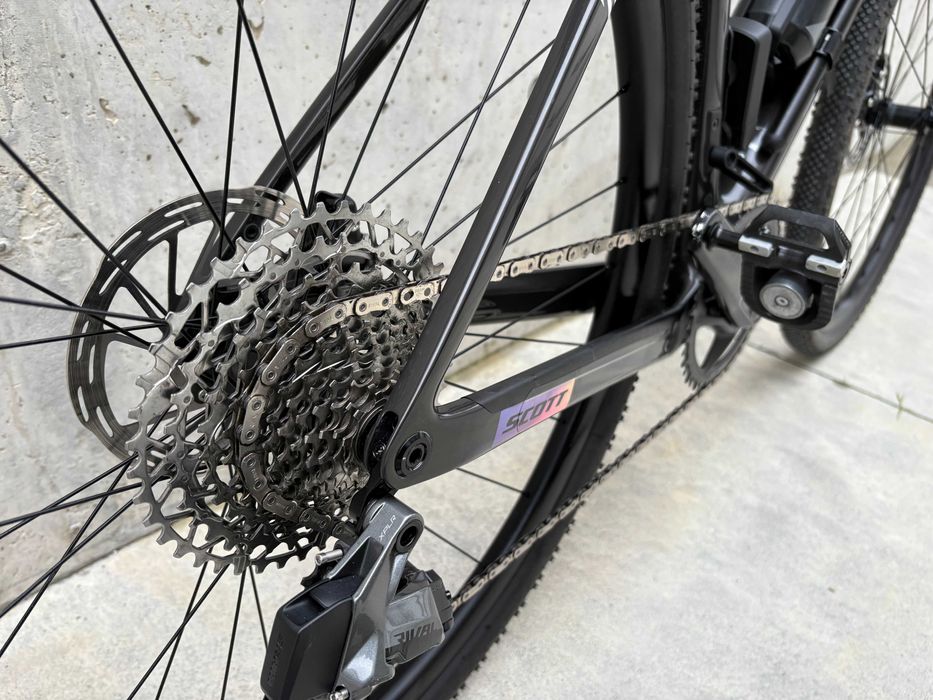 Scott Addict gravel 30 carbono tamanho M(54) seminova