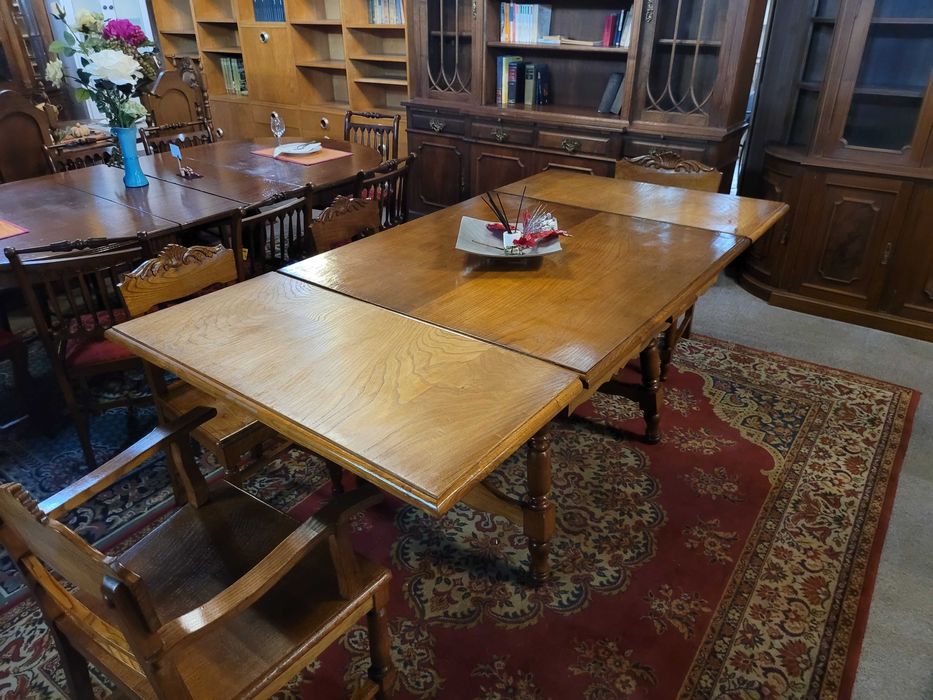 Mesa antiga extensível - Muito bom estado geral - Só a me