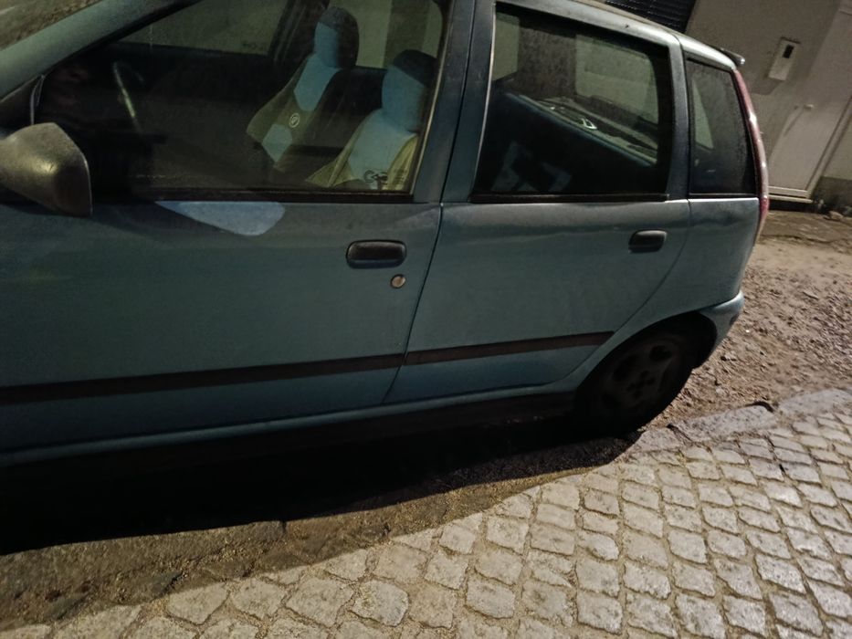 Fiat Punto azul de 97
