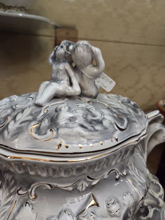 Grande terrina em porcelana