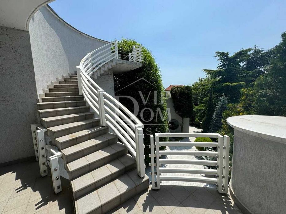 ПРОДАМ Уникальный Дом 12 станция Фонтана единственный в своём роде.