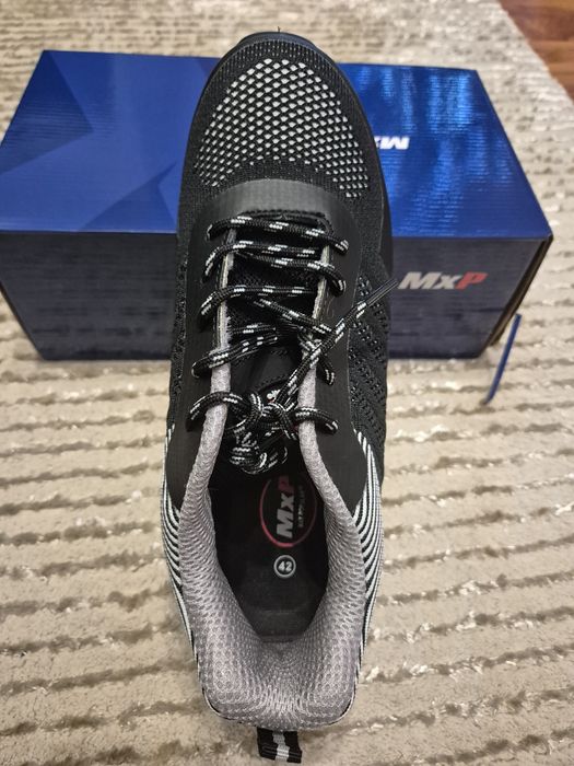 Buty robocze z noskiem.