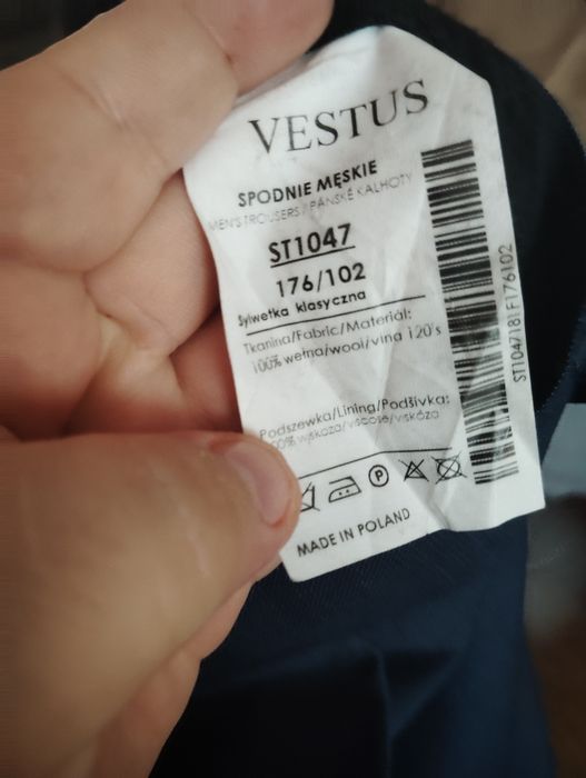 Garnitur męski stan bardzo dobry  metki widoczne na zdjęciu polecam