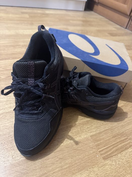 Жіночі кросівки asics gel-venture 8