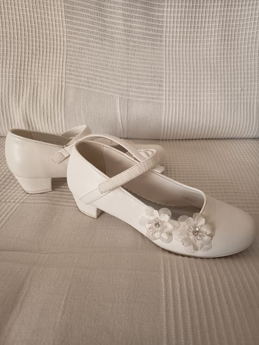 Buciki białe dla dziewczynki