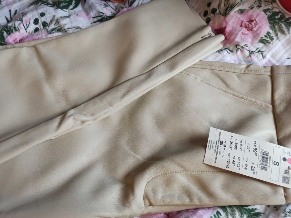 NOWE beżowe spodnie z imitacji skóry ekoskóra damskie Reserved S