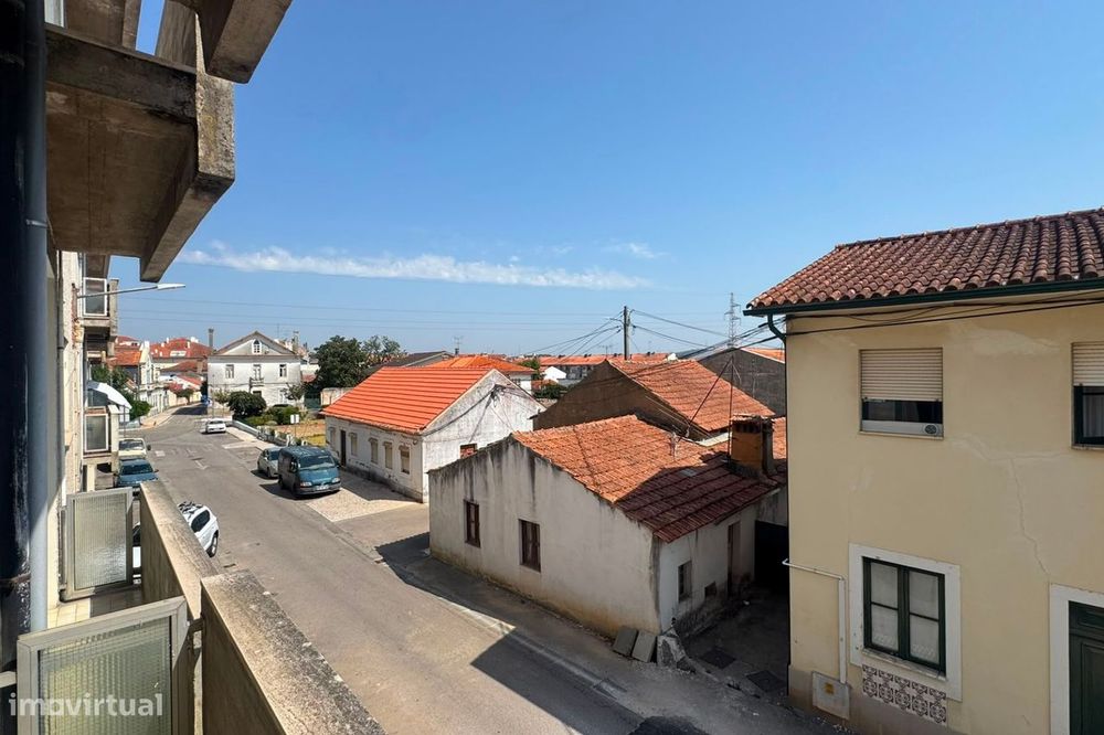 Apartamento T2 em Anadia com Garagem