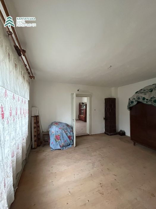 Продається будинок та літня кухня в гірському селі Нижній Студенний