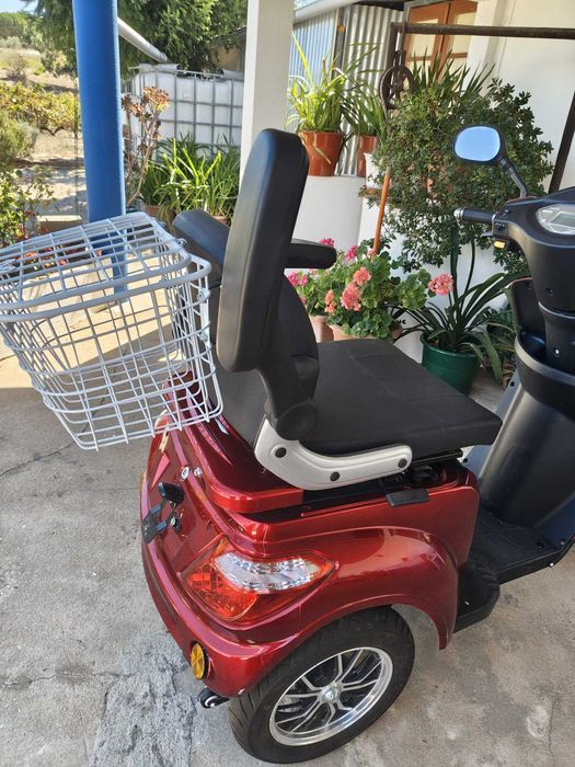 Scooter Elétrica Seventeen Sport — 2024 — APENAS 88 KM — COMO NOVA!