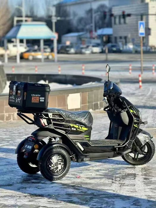 Электроскутер CRUZZER ECO SMART,двиг 2000W,акум.72V 32Ah