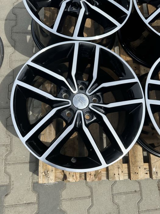 5x127 8jx18 et56,4 Jeep Grand cherokee WK2 oryginal jak nowe 18”
