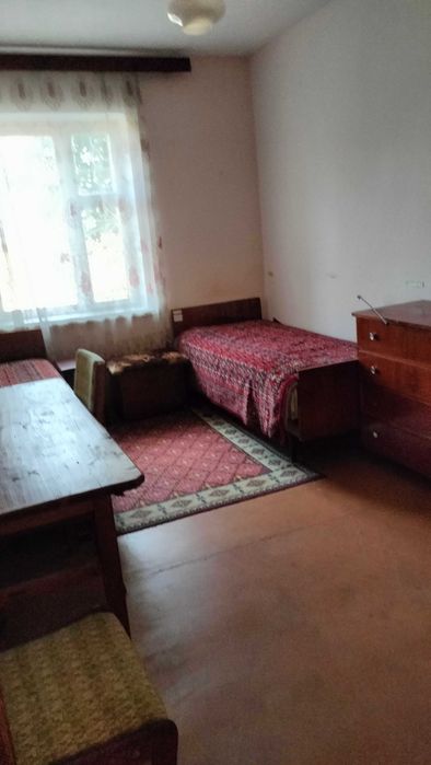 Продається садиба  - дім 2 поверхи, гараж, басейн, чудовий ланшафт