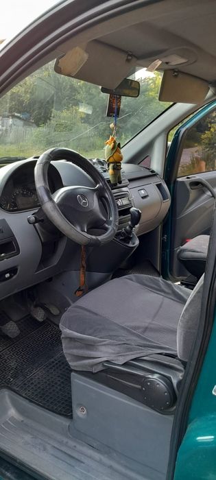 Легковий автомобіль