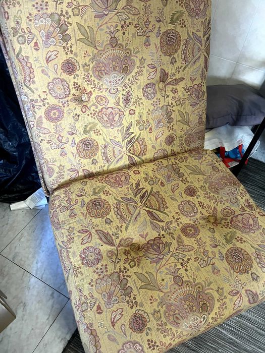 GRÁTIS - Sofá-cama individual  - SÓ VIR LEVANTAR
