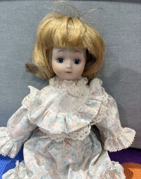 Boneca de porcelana