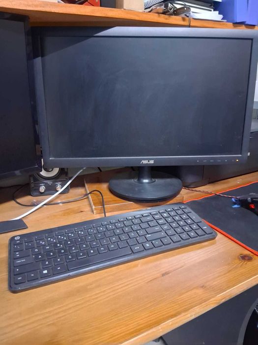 HP OMEN 880 Computer + 22" Asus Monitor + HP Keyboard + Mouse64332097479043123